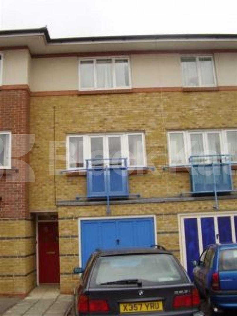 			3 Bedroom, 1 bath, 1 reception Flat			 Myddleton Avenue, GREEN LANES N4